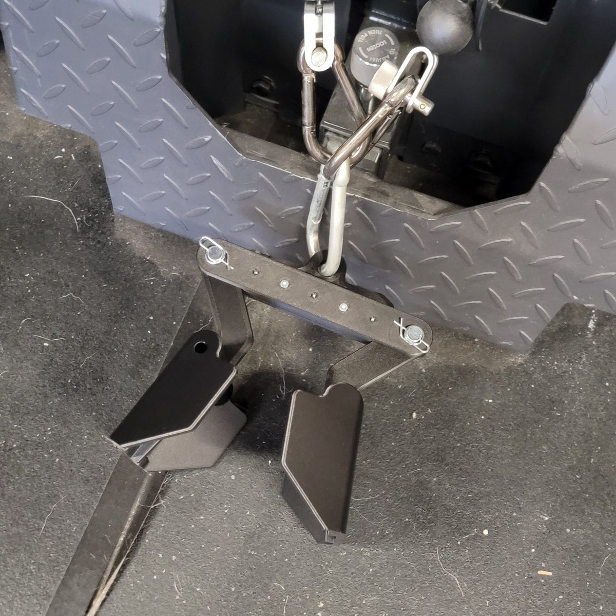 The Claw - Pivoting Cable Attachment